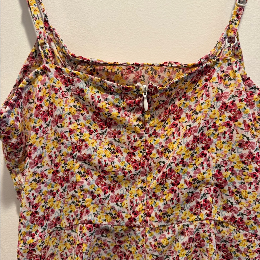 Missguided Floral Ruched Mini Dress - Picture 5 of 5